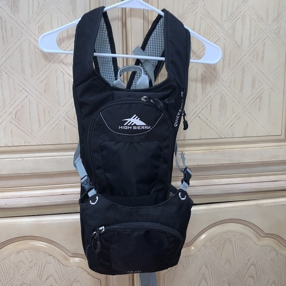 High Sierra, quick shot 70 backpack with 2.0 water, dispensing bag and hose.NWOT - Picture 1 of 10